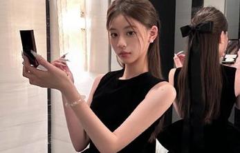 这“51.com”网址，看似平常，里面的内容跟个宝箱似的，想要挖掘出不少爆料～