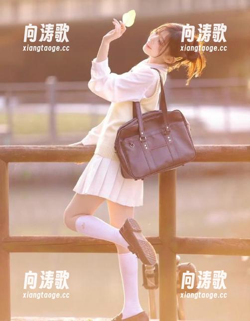 51吃瓜 坐在沙发上,咬一口苹果,今日51吃瓜必吃那些故事你绝想不到!