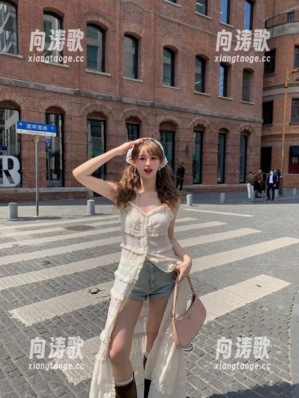 51吃瓜网 观看51吃瓜网的最新动态,感受一下这热闹的网络集市,心里那个小宇宙是要爆发了么?
