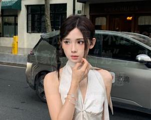 万篇长征-黑料不打烊668.su导航：我在宜家遇见了“她”，简单布置却引发的热辣话题