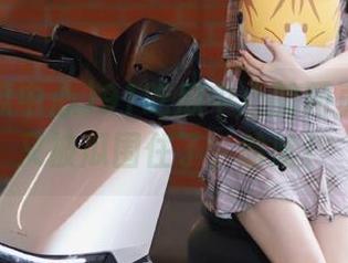 91吃瓜中心的网页上今天又被瓜围住了，哈哈！