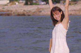 正在IOS平台上刷“91吃瓜中心”，一身轻快的闲聊气泡涌来