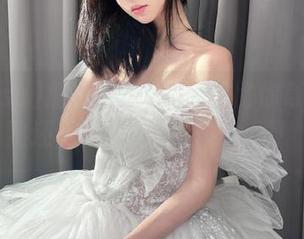 据说998.su的瓜比你草莓的早熟还诱人，免费的来一发！