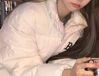 看“cgw”那些资源，我的三观都快崩塌了。