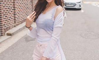 更新来了，hl155.ccm又丢弃了一堆瓜皮，你还是乖乖压在沙发上吧！