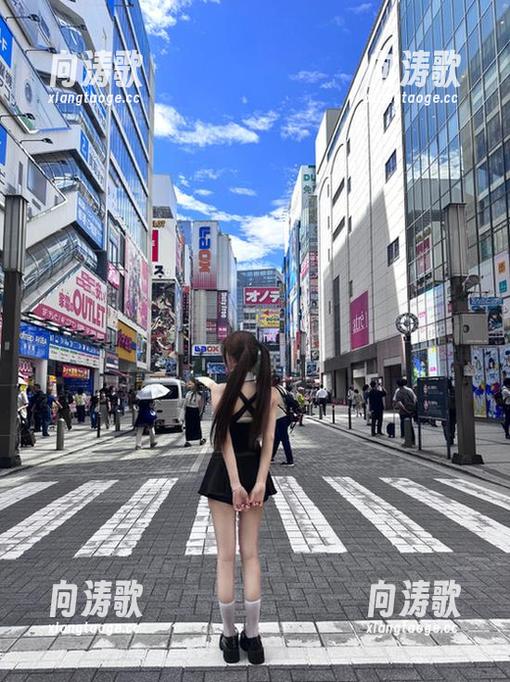 hlw 哦,hlw这“永不迷路”的标语听起来很强啊,实际真能如此陌生人福利?