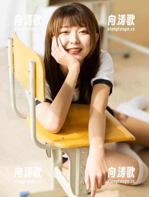 在“吃瓜天堂”漫游，随机来到不同的入口，偶尔被爆料震惊到想拍桌子！