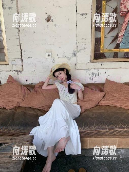 吃瓜网 从边缘徘徊到紫色边框的下载按钮,吃瓜网苹果版你真会调皮!