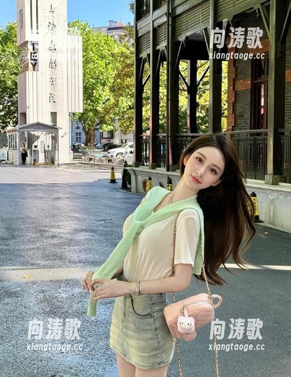 www.51cg.fun吃瓜网的免费瓜都快把我的吃货心叫醒了，真想大快朵颐！