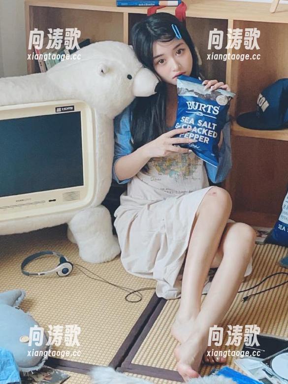 吃瓜网 一边观看在线吃瓜网的人气榜,我的心中也因此开始万种揣测,怎么可能有人追得来。