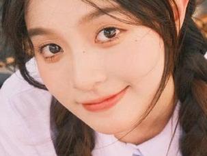 点击吃瓜网网页，下载官方的旋律像洗脑神曲！