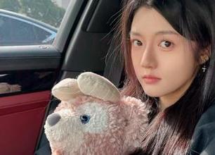 www.51cg.fun吃瓜网的线路比高速公路还顺，一边滑看，一边爽得不要不要的