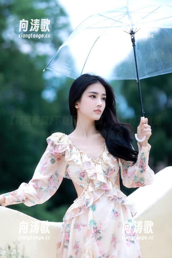 网红吃瓜 下载网红吃瓜,偶然间无意爆料成了朋友圈的焦点