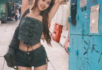 感觉这黑料不打烊首页就像无聊的八卦杂志...还真容易上瘾。