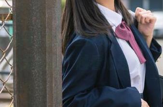 在线追视频，黑料吃瓜网像个无底洞，越看心越乱…