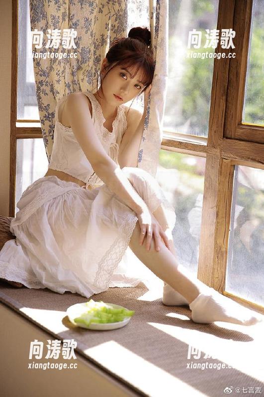 黑料在线 “黑料在线”app:在瓜的海洋里,随便漂流一整天