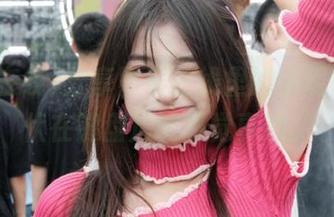分享黑料在线里的小趣闻，潜伏在键盘后的感觉真妙。