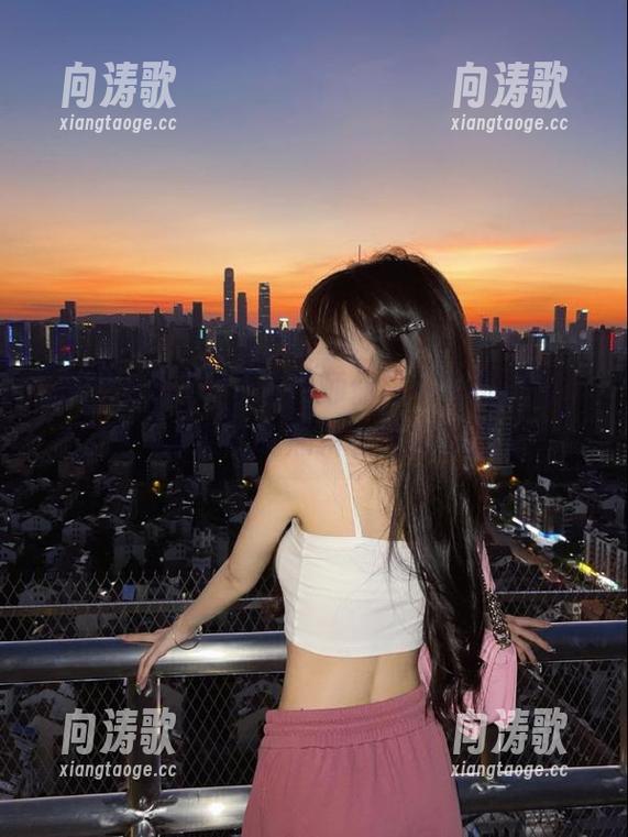 网页设计师你再牛也别行吧，点击一次就出现黑料导航的假面具！