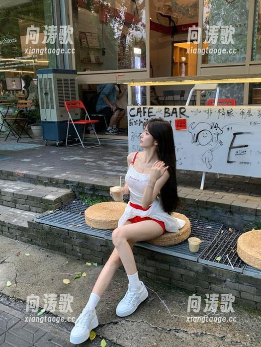 黑料正能量 黑夜漫游:灌输“139.sk黑料正能量”网页,心里竟有种暖意~