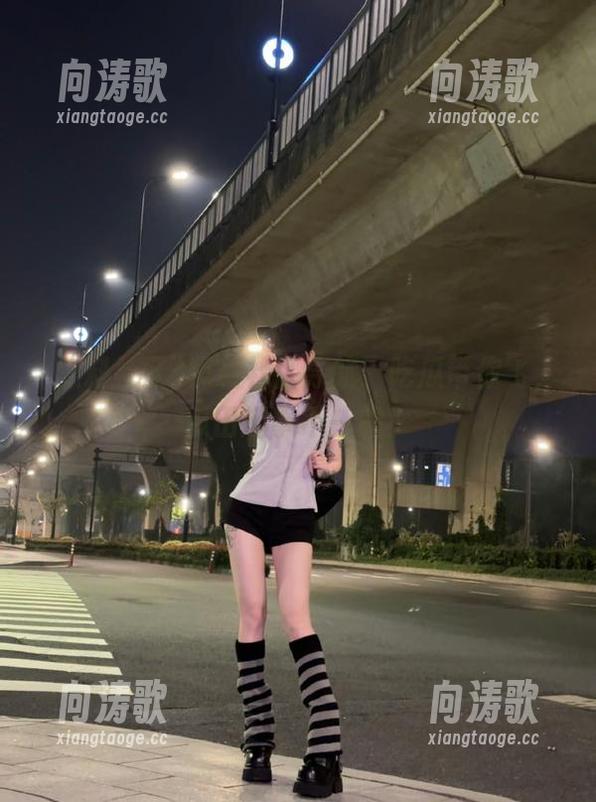 黑料社区导航：吃瓜带你飞，瓜田趣事不一般！
