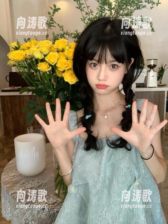登录黑网料，胃里总有种期待和刺激，虽然大部分都是无效的...哈哈，人真奇怪。